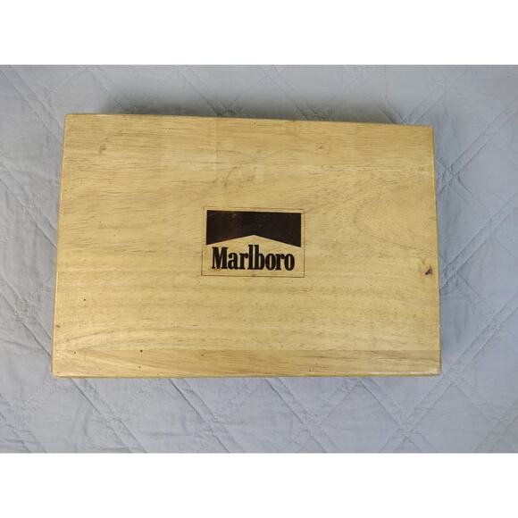 Vintage Marlboro Cigarettes Poker Set in Wood Box Missing Black cards - Picture 1 of 5
